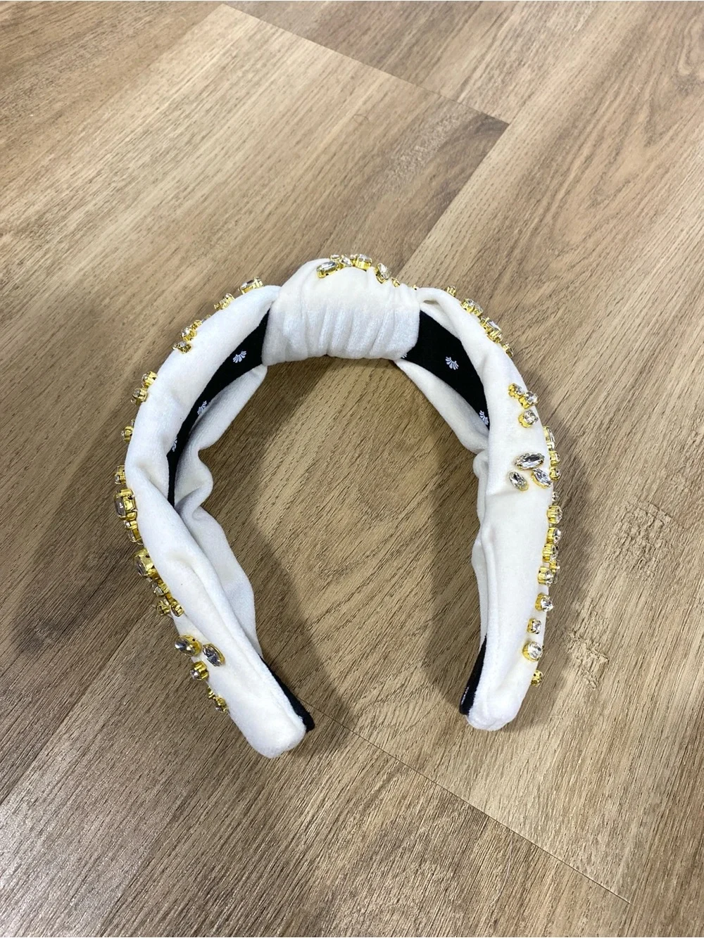 NWOT Lele Sadoughi Sparkle Crystal Velvet Knot Headband